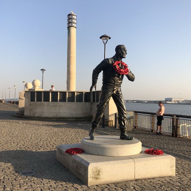 利物浦Pier Head徒步之旅尋找最美天際線