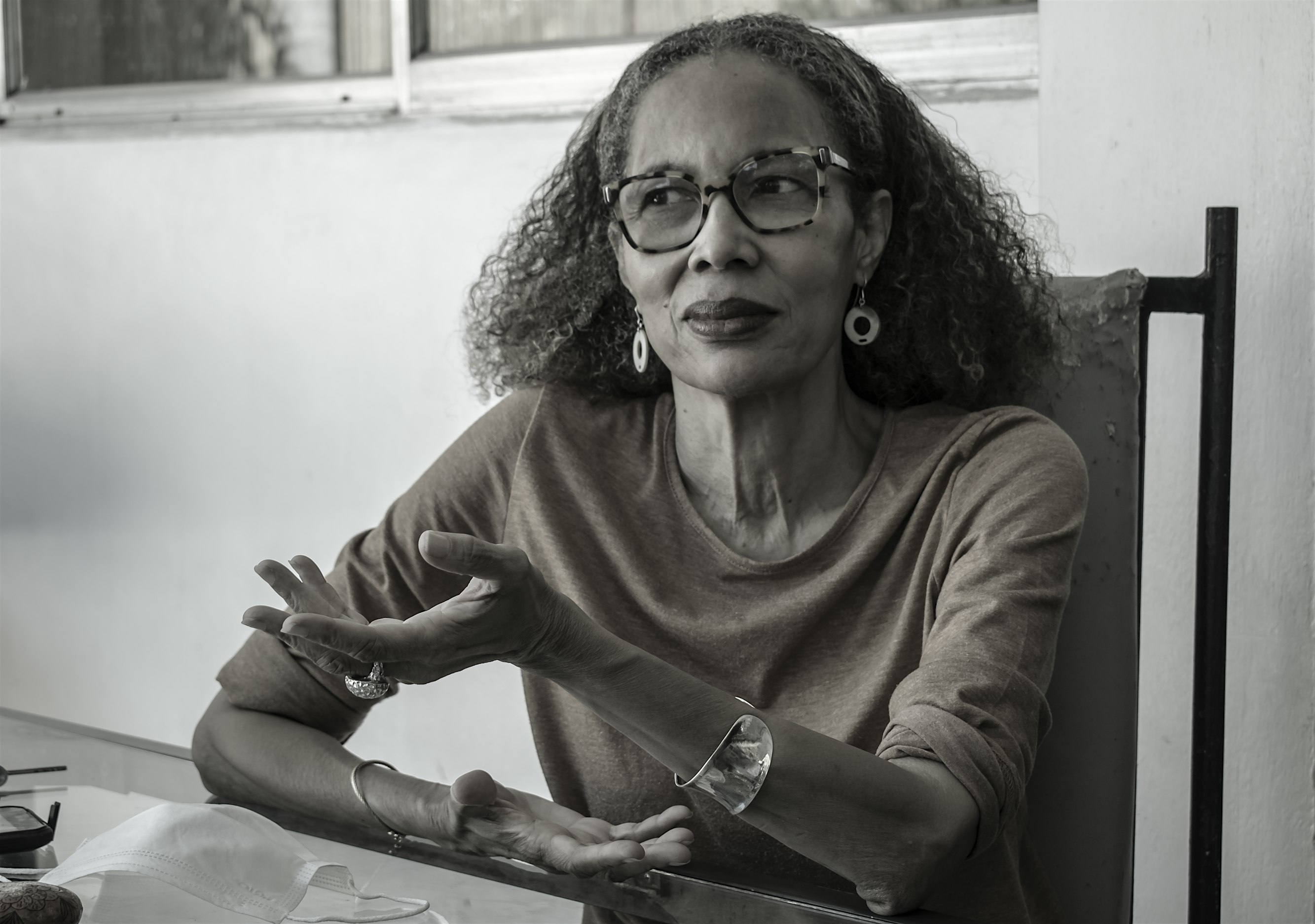 Machines à ecrire: Yanick Lahens en conversation avec Laure Adler | La Maison Française NYU