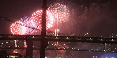 NYC: July 4 Fireworks Cruise with Light Buffet Dinner & DJ | Pier 36