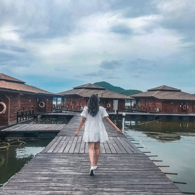 แพเหนือเขื่อนศรีนครินทร์