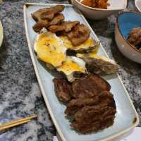 Buffet dinner along the bank of SG river