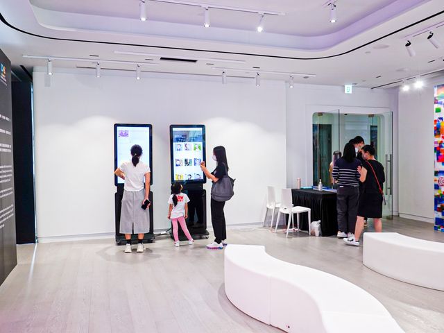 NFT MARKETPLACE 慈善競標暨藝術展 - BY 東華三院TWGHS