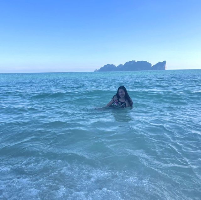 Long beach เกาะพีพีดอน น้ำใสสะอาด หาดทรายละเอียด 