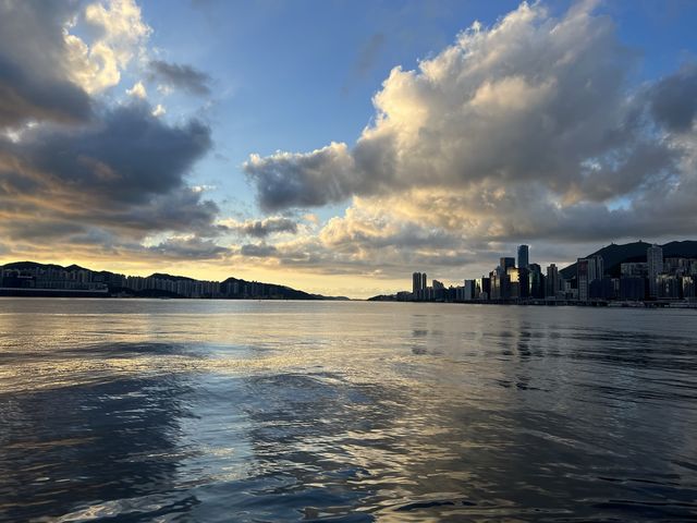 海景一流嘅高級海景房嘅九龍海逸君綽酒店