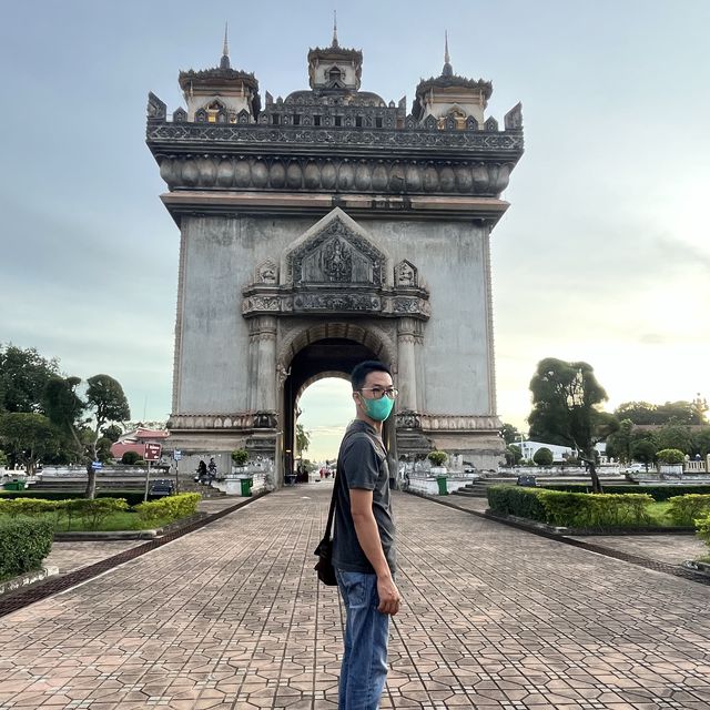 ประตูซัย(ชัย) 🇱🇦แหล่งท่องเที่ยวแห่งเวียงจันทร์