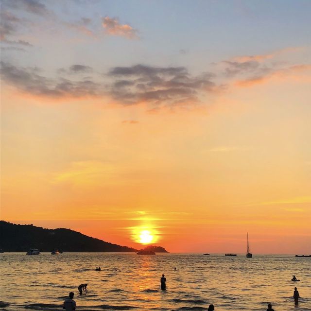 Sunset & Dinner in Patong Beach 🌅 🥘 