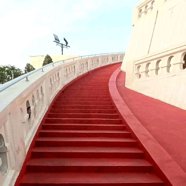 ภูเขาทอง