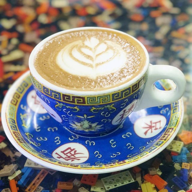 Playful Hong Kong-style cafe 
