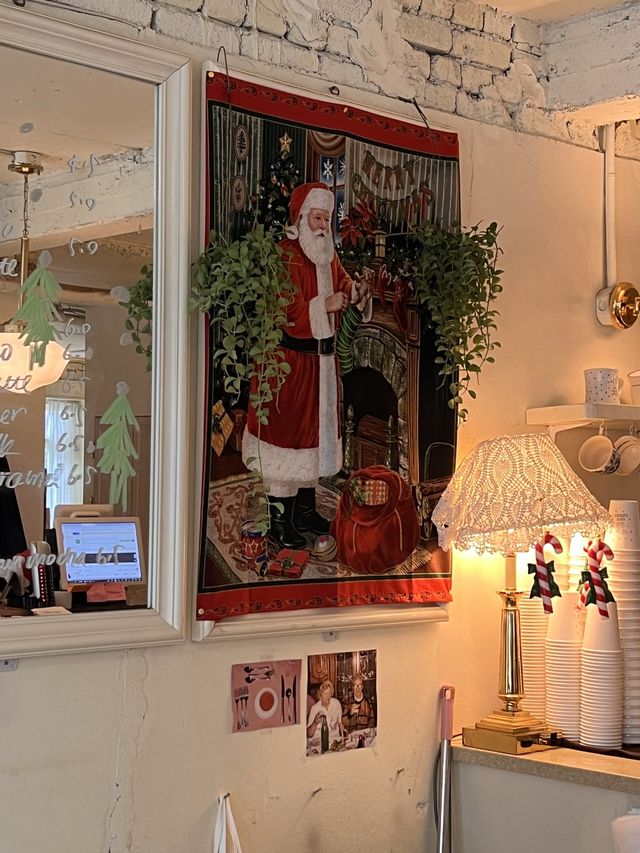 韓国/ソウル【延南洞】クリスマス仕様の🎄とってもかわいい人気カフェ♡