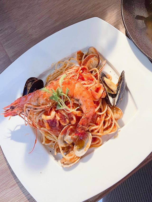 【大分グルメ】美味しいパスタと映えなサラダとスープ🥗💐