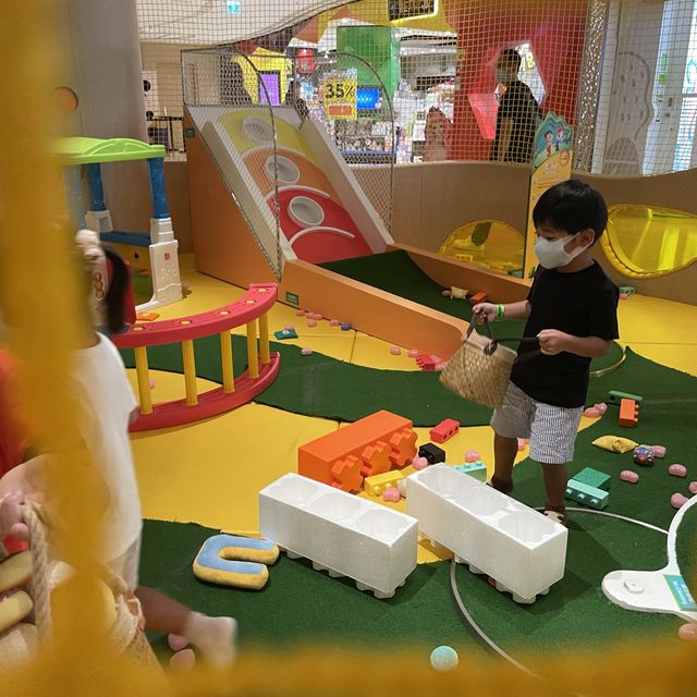 Donut Playhouse 