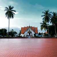 มุมเด็ดพระอาทิตย์ขึ้น ที่วัดภูมินทร์ 
