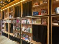 【東京】泊まれる本屋さん📚