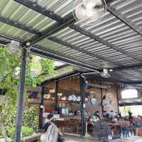 มีน้ำมีปลา 🐟 ร้านอาหารริมแม่น้ำ วิวดีมากกก🫧🎉