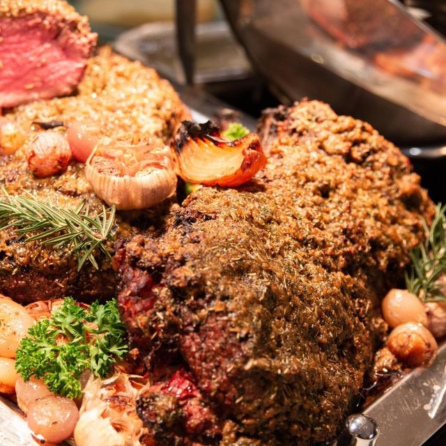 Buffet Dinning at Mosiac, Crowne Plaza 
