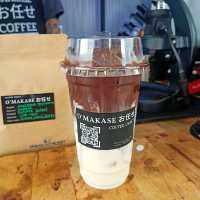 Slow bar ร้านขายเครื่องดื่มเล็กๆแต่เข้มข้นมาก