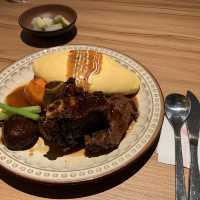 東涌必吃韓式牛肋骨蛋包飯