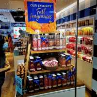 Shopping this fall at Plaza Singapura