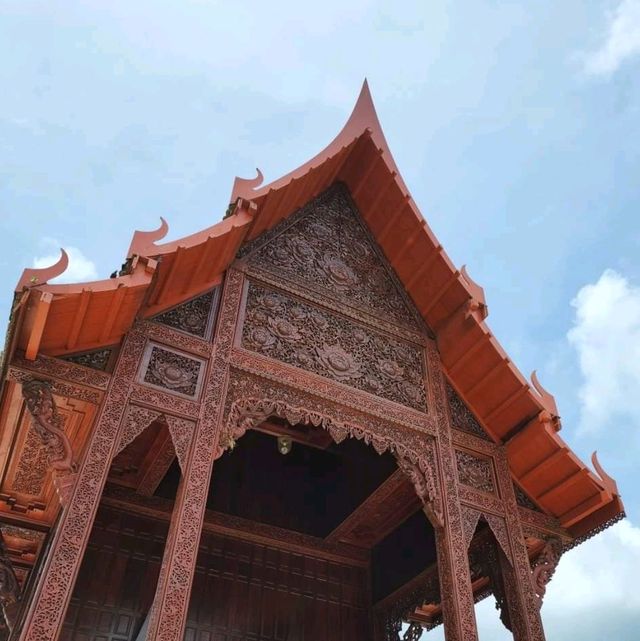 วัดอ่าวน้อย ____พระอุโบสถไม้สักทอง____