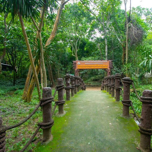 ชวนเที่ยวอุทยานน้ำตกห้วยยาง เพชรบุรี  งามมากๆ