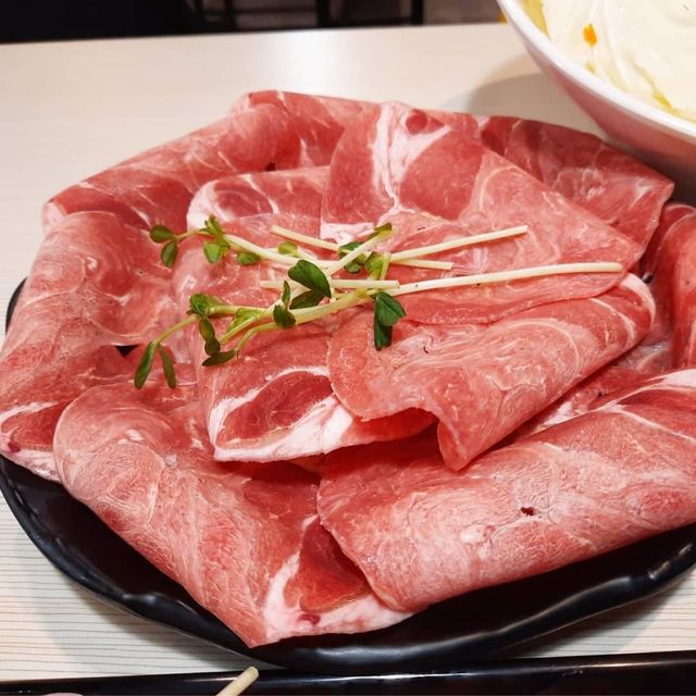 【新北】火鍋推薦|痛風海鮮大餐|豐富肉品、湯頭|莊涮鍋物料理