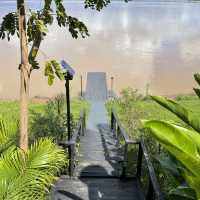 ร้านอาหาร และ โรงแรม The Riviera Champasak