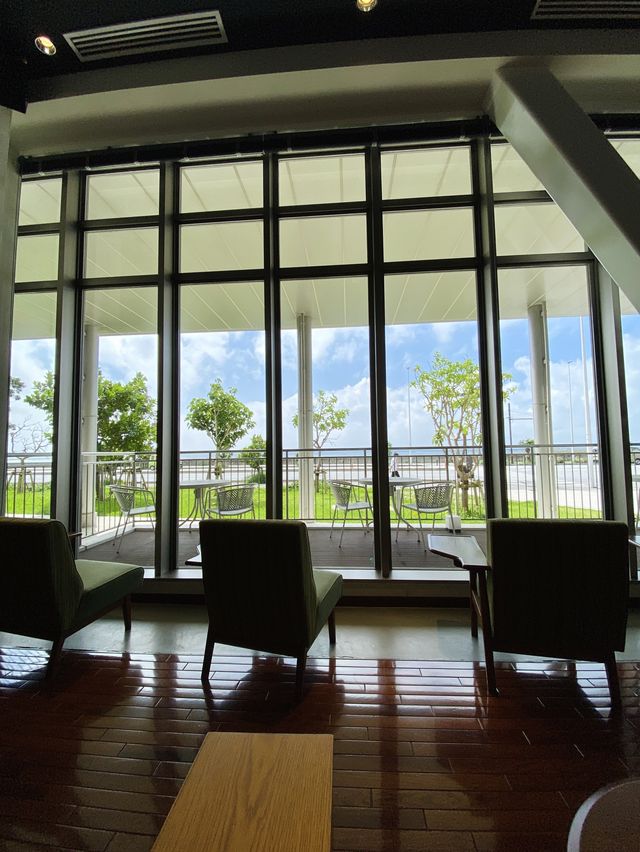 沖縄🌴海が一望できる。開放的オーシャンビューカフェ☕️上島珈琲店