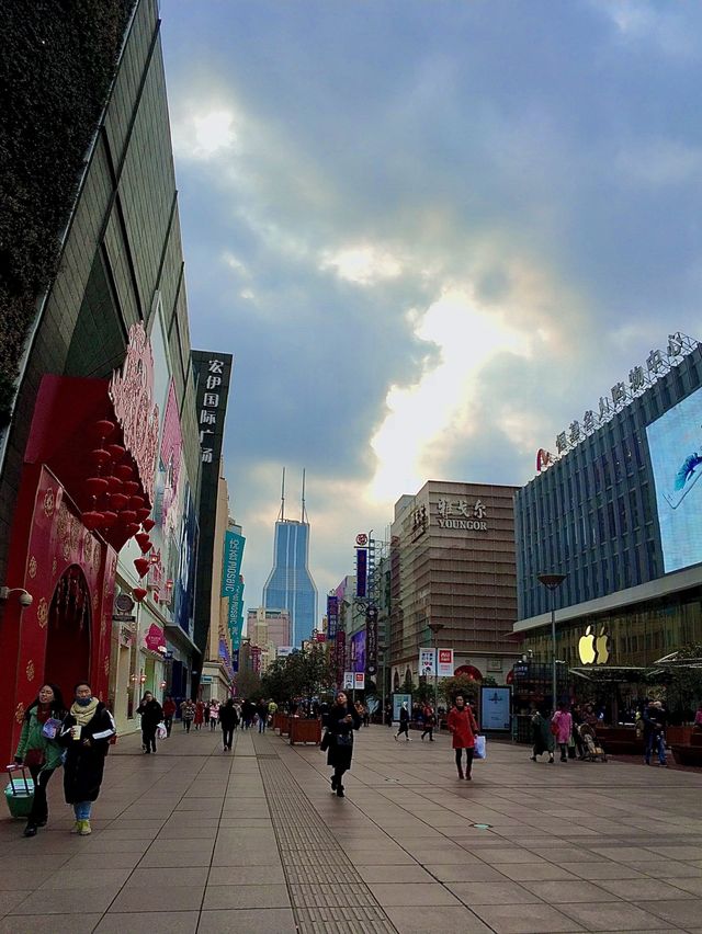 Shanghai’s must-see Nanjing Road 