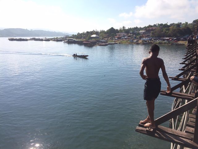 สะพานมอญ แห่งสังขละบุรี เมืองสามหมอก