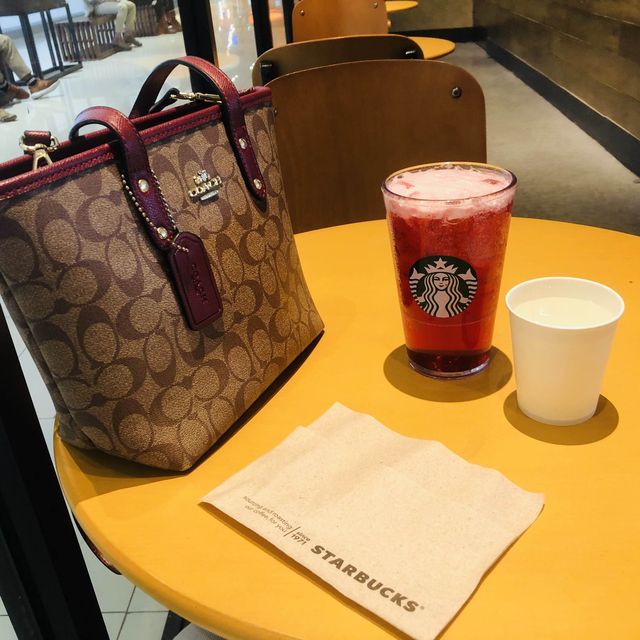 Starbucks Ayala Cloverleaf 