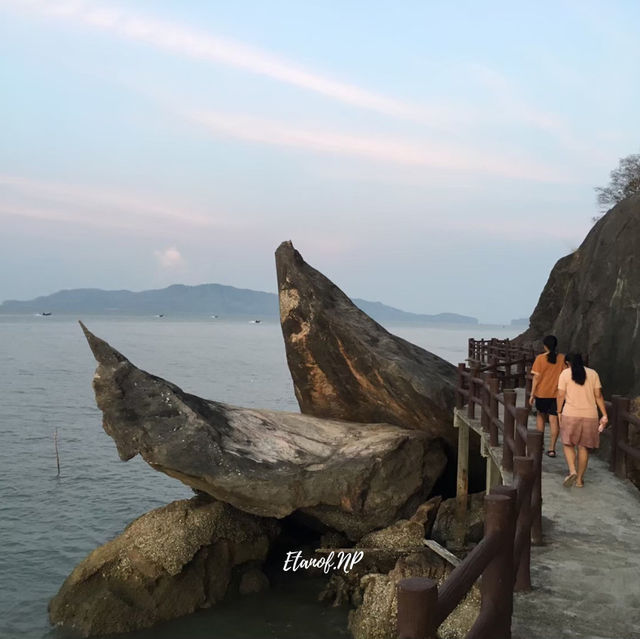 สะพานข้ามกาลเวลา 🚶