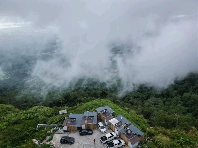 พักติดผา ชมวิวหมอก นอนแช่อ่าง กินหมูกระทะลอยฟ้า⛰️