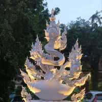 ชมงานปั้นแนวพุทธศิลป์วัดกลางกรุงเทพฯ 