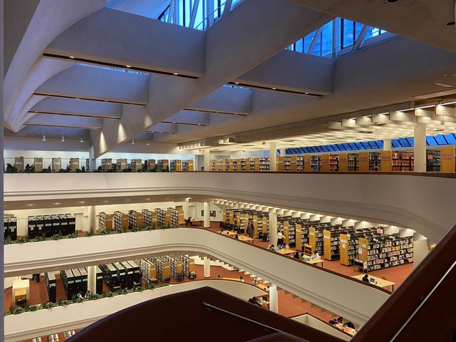 Toronto Public Library 789 Yonge Street