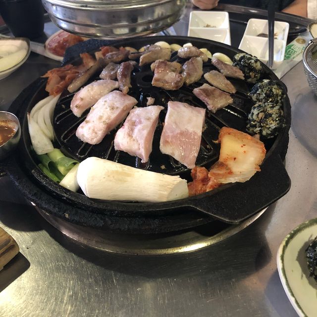 [은평구] 흑돼지 맛집 '도새기식당' 