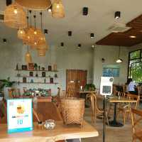 Somsri Eatery สมศรีอาหารไทยๆ