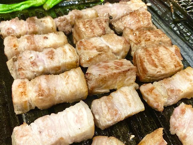 육즙 가득한 고퀄리티 돼지고기 맛집 ‘마장동 김씨’