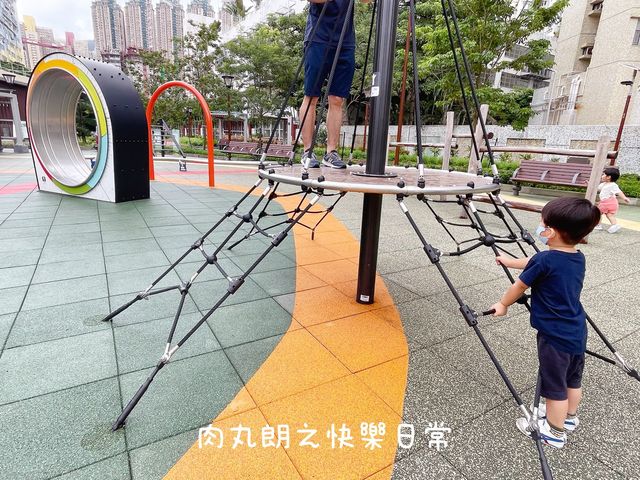 【假日親子遊】新公園探索 🌳🌴