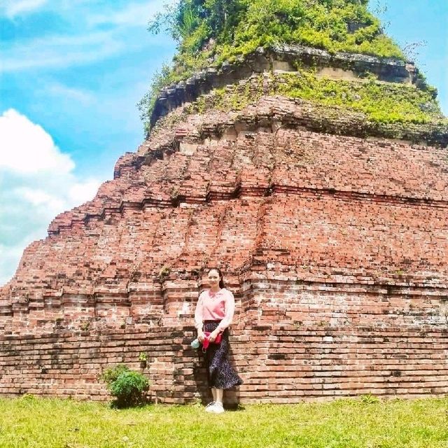 พระธาตุฝุ่น แขวงเชียงขวาง