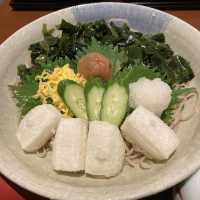 新高島駅近く　お蕎麦だけでなくまた食べたくなる唐揚げが有名！