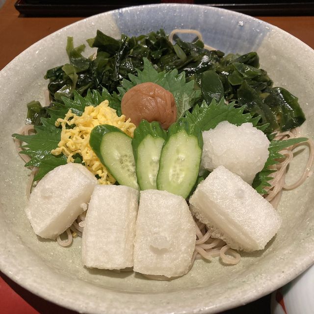 新高島駅近く　お蕎麦だけでなくまた食べたくなる唐揚げが有名！