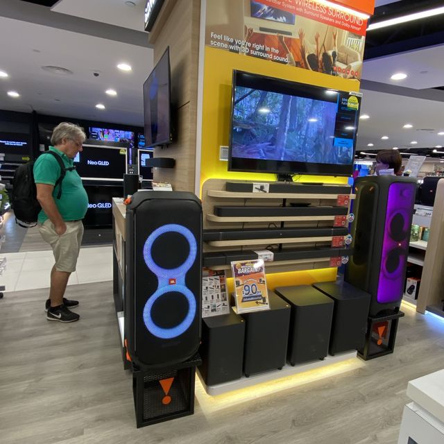 Best Denki, one-stop electronics store