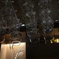 요즘 감성의 와인바, 힙한 분위기 🍷