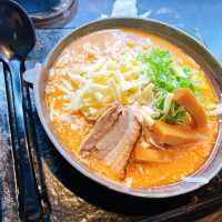鉄鍋に入った味噌ラーメンのお店🍜