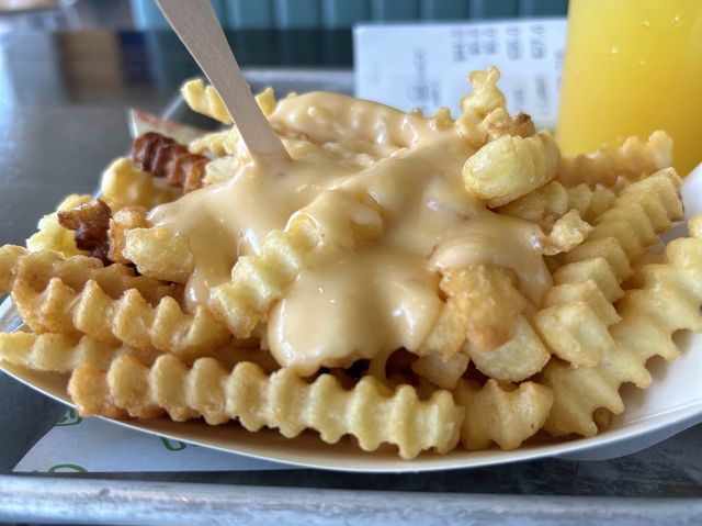 Shake Shack to enjoy fresh burger with a nice view bonus