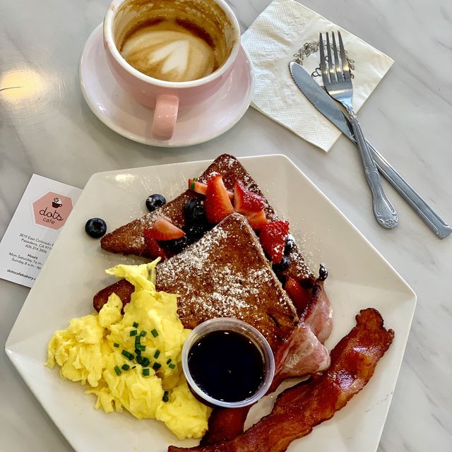 A trendy Cafe for breakfast in Pasadena 