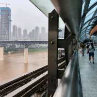 A train that runs through a building 🙉😳Chongqing
