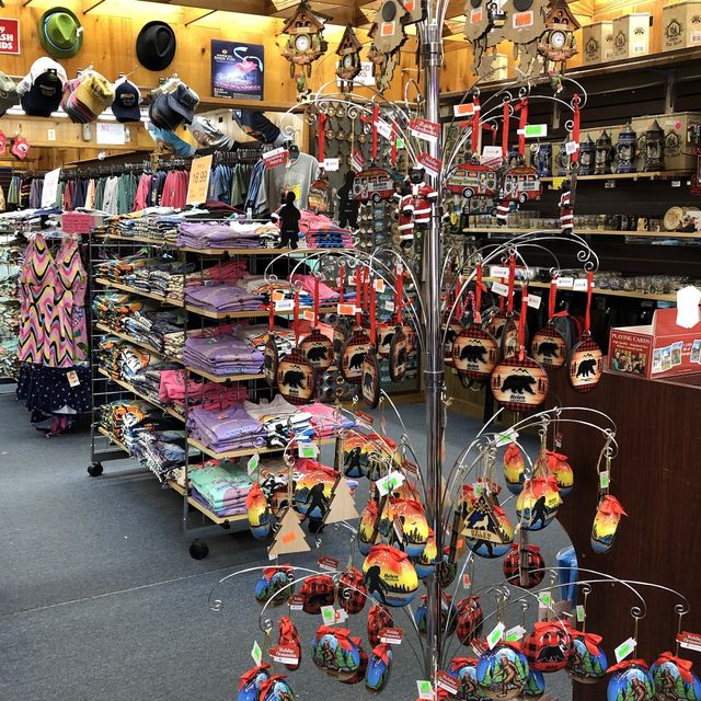 美國｜喬治亞州 海倫小鎮 連帽衫店