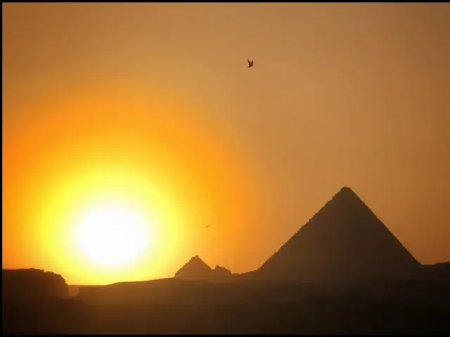 Pyramids of Egypt 