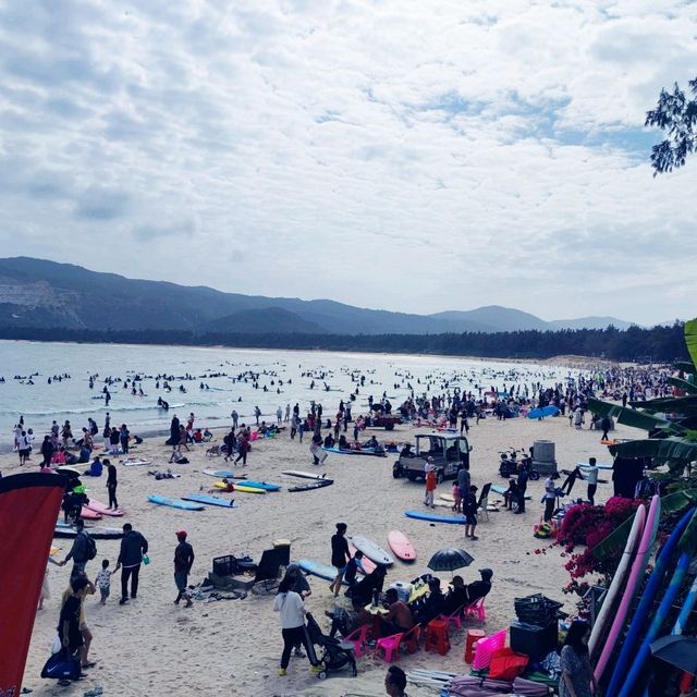 Houhai Sanya | A sea of people